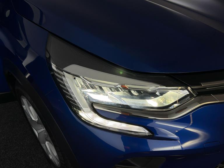 RENAULT Captur Photo bsapi-2fff05f31a8bf2e1cfd5ce837a2465c9af0c781f.jpg