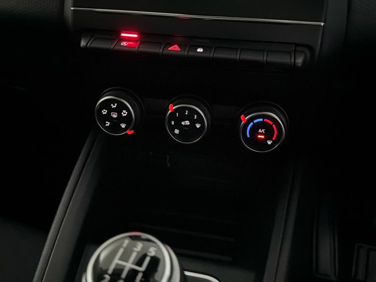 RENAULT Clio Photo bsapi-311025b4d2bddf229128b25398170bb818b7b235.jpg