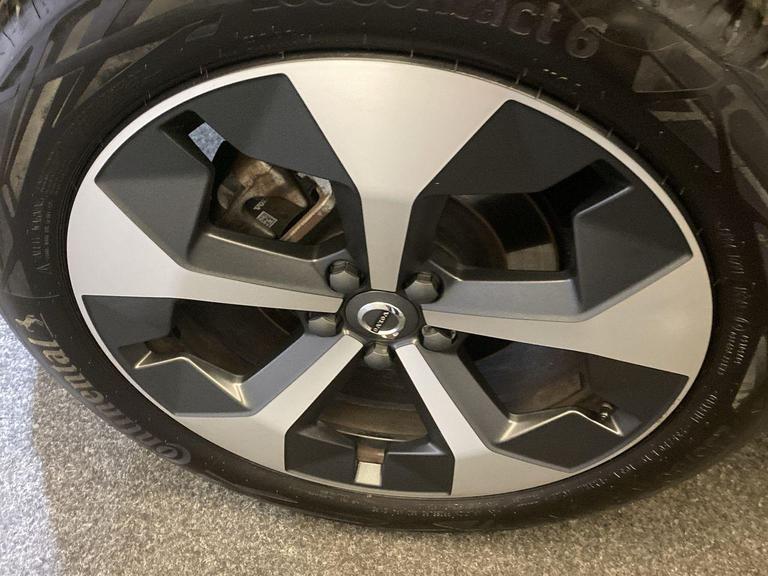 VOLVO XC40 Photo bsapi-315f728223656f0611eeafcb81d9379a29f27996.jpg