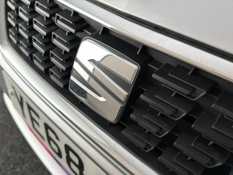 SEAT LEON Photo bsapi-3184000b798edf2a00cebb4931dd7850692da378.jpg