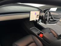 TESLA Model 3 Photo 27