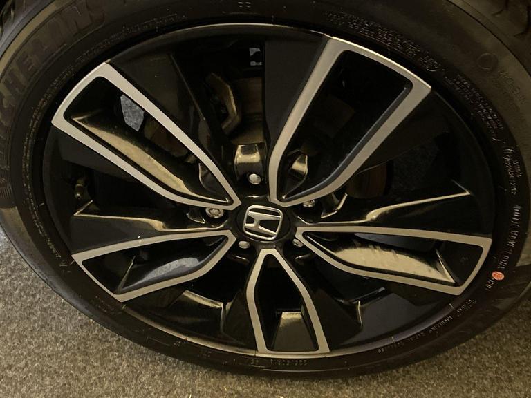 Honda HR-V Photo bsapi-3285fb8845d19e6f17d2a3a5d3631523cba8f553.jpg