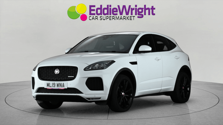 JAGUAR E-PACE Photo bsapi-32907eb947cd447c20c4ad61b4ff693ea2284494.jpg