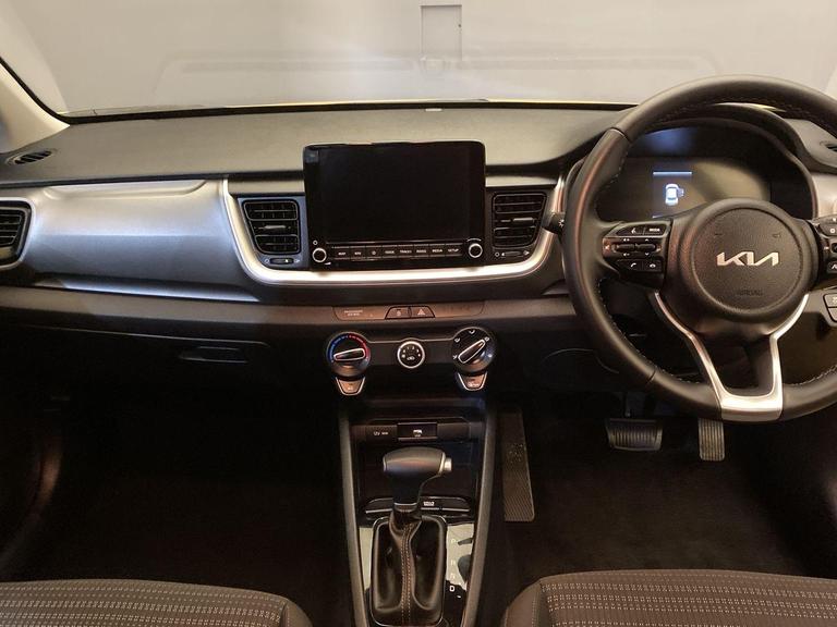 Kia STONIC Photo bsapi-32f778403910248437ec137eda67df62c577b5d3.jpg
