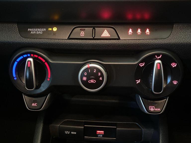 Kia STONIC Photo bsapi-3308831bcd3fdb5d439ed3fb4c51183d546667f9.jpg
