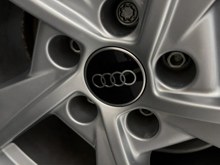 Audi A4 Photo bsapi-34cadf7f2293fcc10b444e2416500c8c3a38104a.jpg