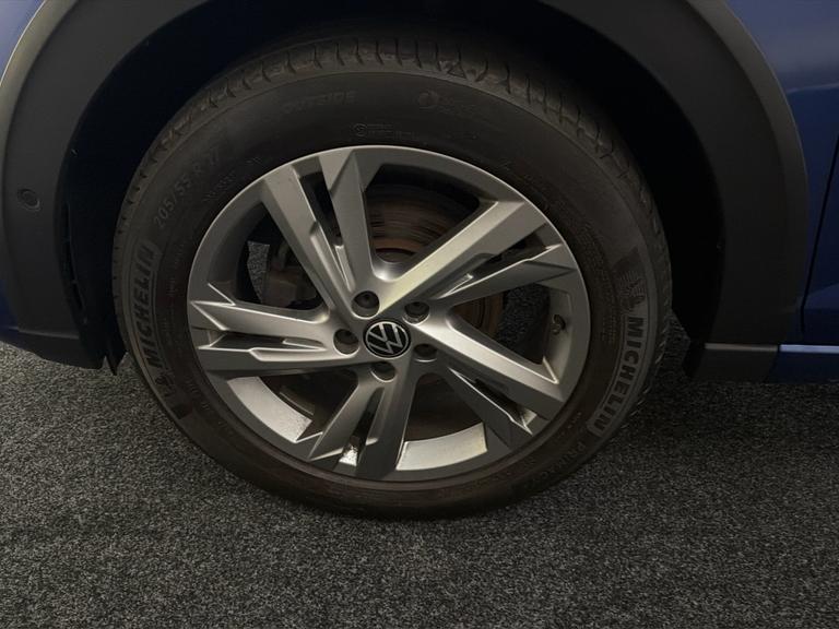 Volkswagen TAIGO Photo bsapi-3624cc16209a7de4d6bf2216769b62cfdd13d9af.jpg