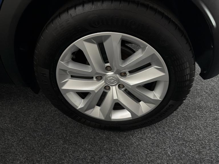 RENAULT Captur Photo bsapi-3655fbdf04eaab7ad636b6f942d3b919e41f2603.jpg