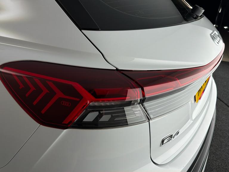 Audi Q4 E-Tron Photo bsapi-36e0ca045a8c4d7f2bb861a6cda3ae1ca9cd6186.jpg