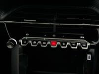 PEUGEOT 208 Photo 17
