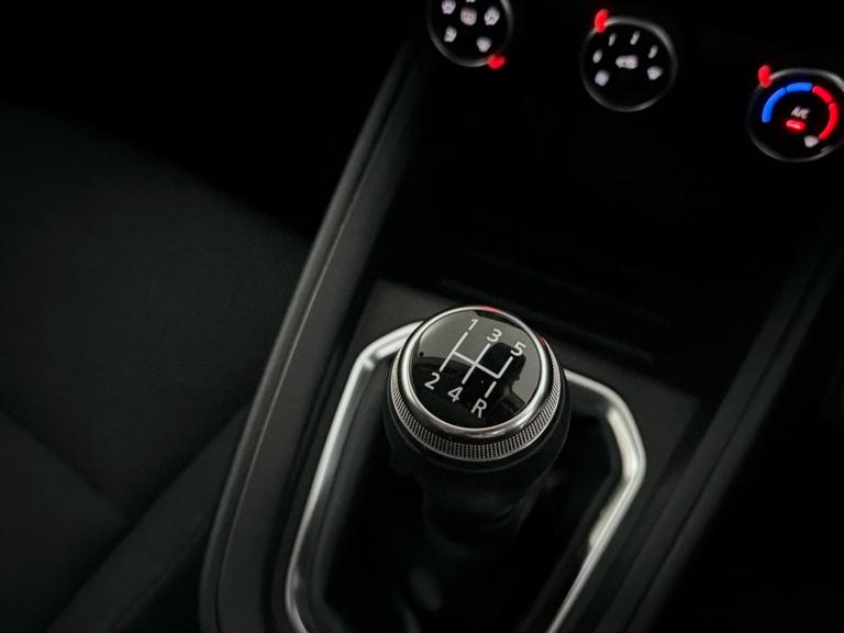 RENAULT Clio Photo bsapi-37dfb2d983fd4694d76739a80394f0bbc6da9eec.jpg