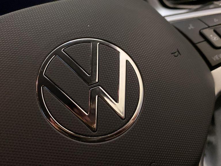 Volkswagen T-ROC Photo bsapi-389641177810e128b3fda70b2ce250a01280b4fb.jpg