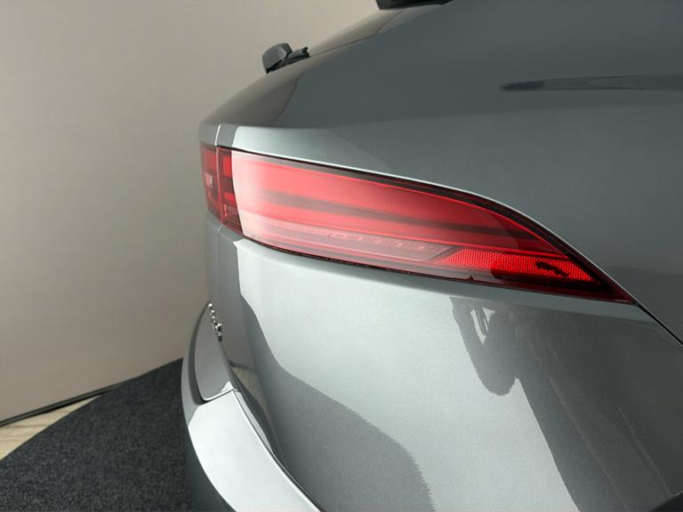 JAGUAR E-PACE Photo bsapi-38c08a3ad186e3d82f272354a4c697ebaea2e0e0.jpg