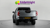 TOYOTA HILUX Photo 5