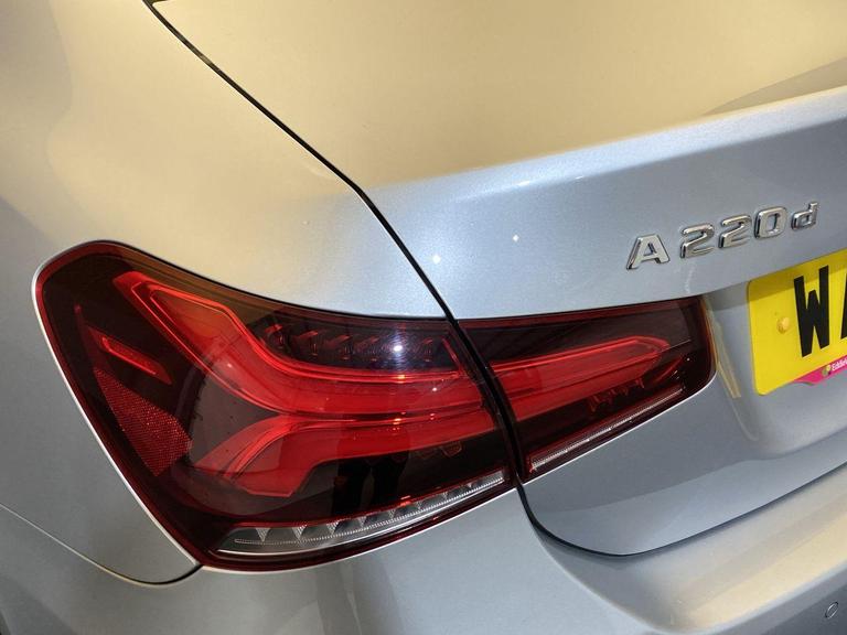 MERCEDES-BENZ A Class Photo bsapi-39dfea7ecb16850418e4b5c6efe9e3e140ee0b4b.jpg