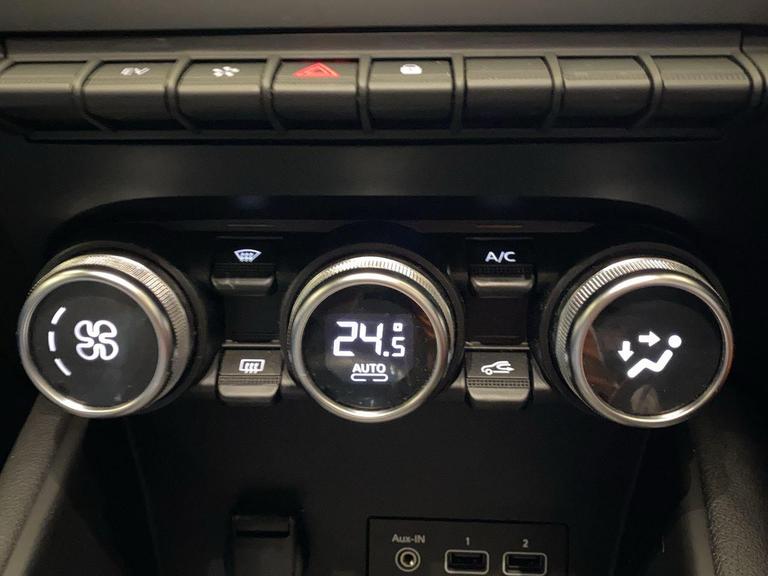 RENAULT Captur Photo bsapi-3b4571ef9c5954fb6be1e6ec3aac79114522ecc6.jpg