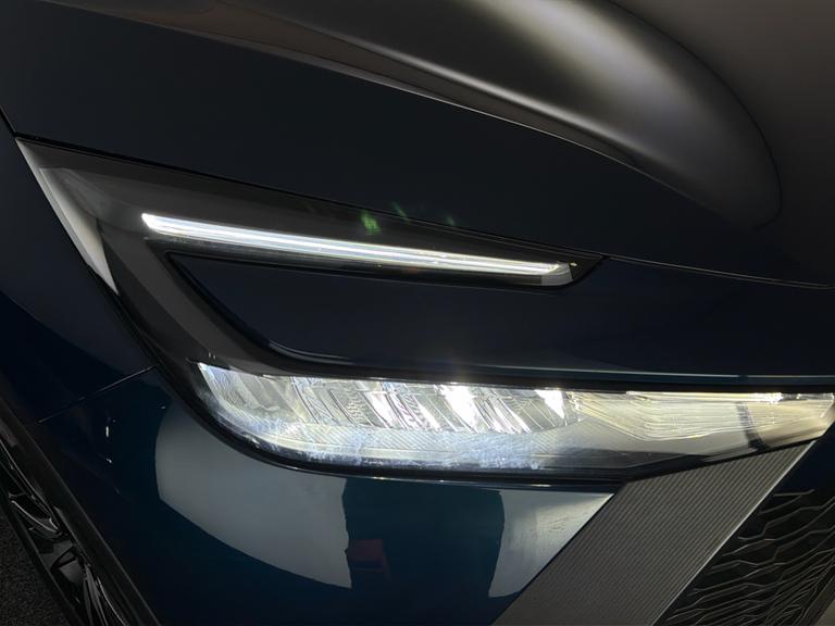 TOYOTA C-HR Photo bsapi-3cb6695b868d44f7b3895796a584d6cead6a789d.jpg