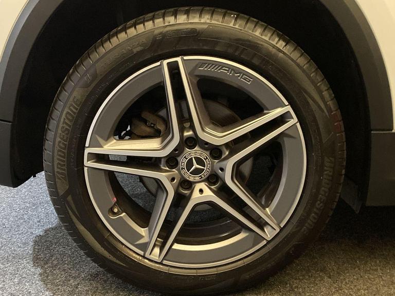 MERCEDES-BENZ GLA Photo bsapi-3cb9959cc8432714b297633fc4094817ef991752.jpg