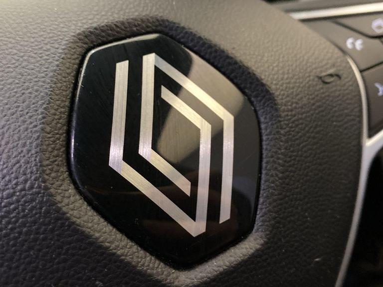 RENAULT CLIO Photo bsapi-3cdbc3069c0b8d861ae549dffe7083fb712e4adf.jpg