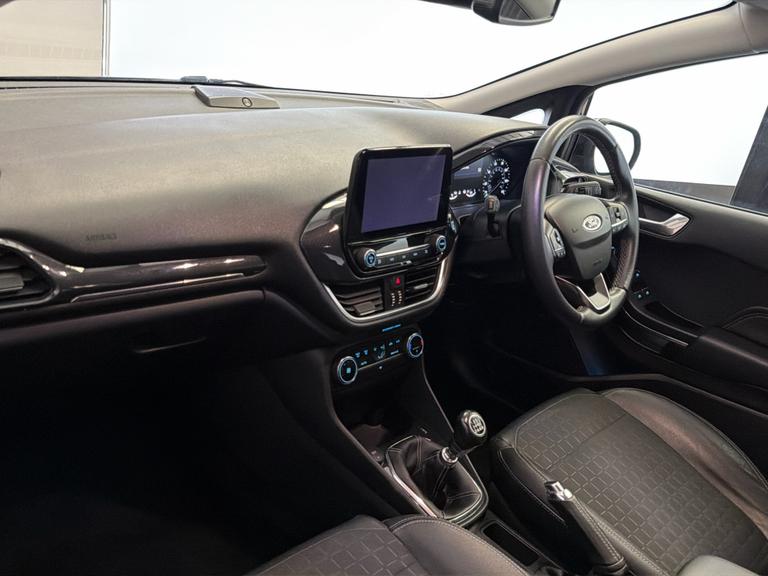 FORD Fiesta Photo bsapi-3d2a404d531bd13940414b8b2360d537ab7c32e0.jpg