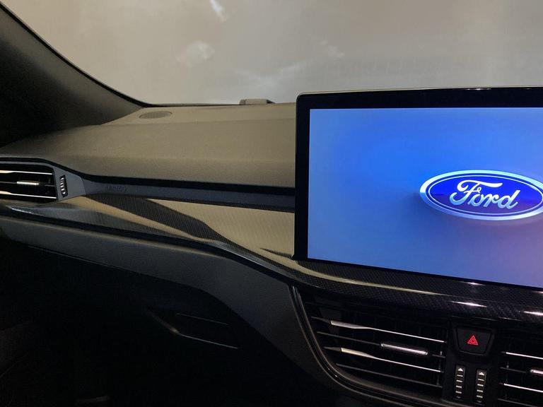 FORD FOCUS Photo bsapi-3d31be75229323f4702347f90f82f3dcad16f84c.jpg