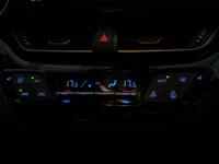 Toyota C-HR Photo 11