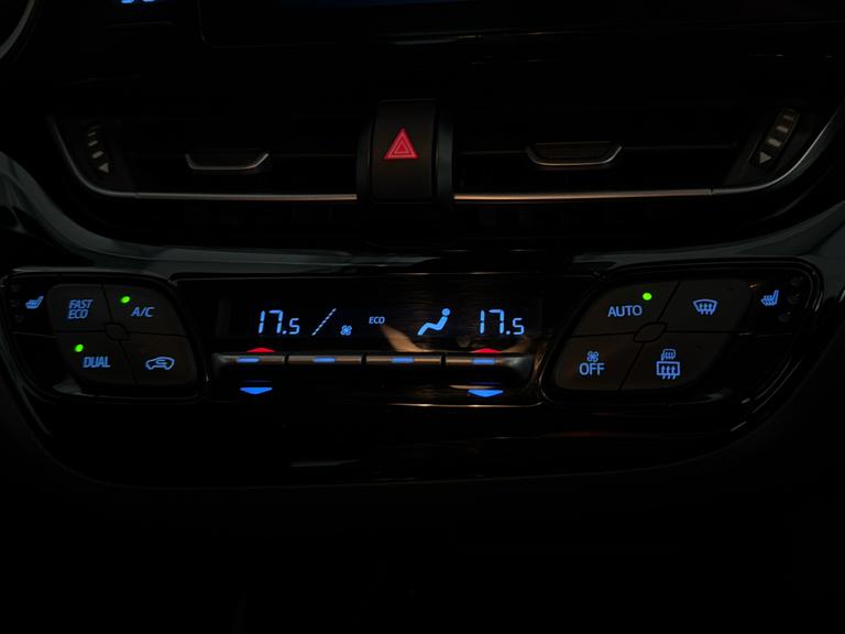 Toyota C-HR Photo bsapi-3da741c139c70017f5e57a45383a94020b003589.jpg