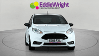 Ford Fiesta Photo 1