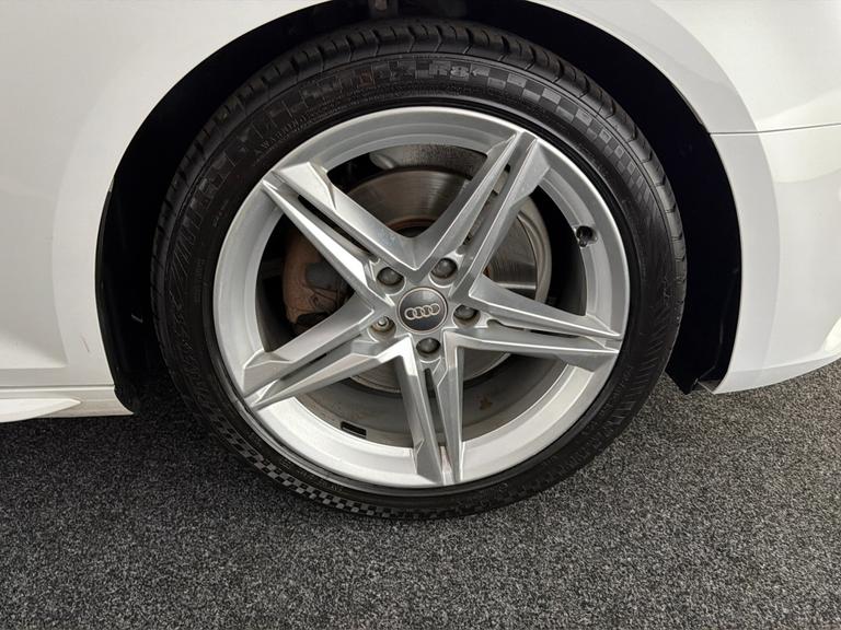 AUDI A4 Photo bsapi-40e656e5befbe2c133e7f26490ef21f43ba328b0.jpg