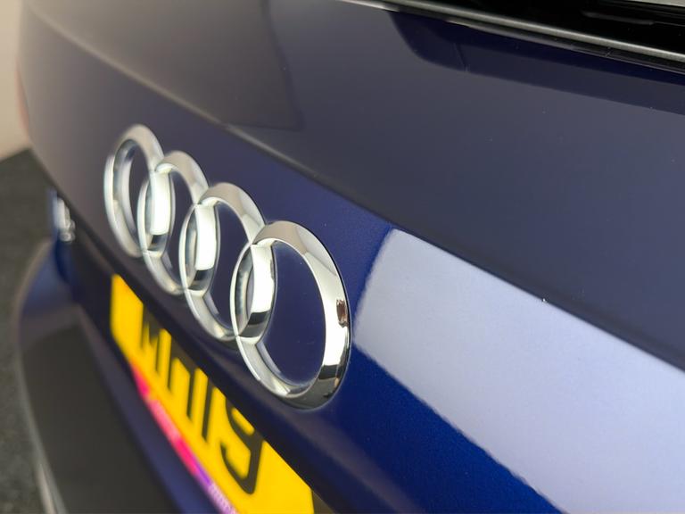 AUDI A4 Photo bsapi-40f73f260e083b341c317fe18dbd9ac3d30070bb.jpg