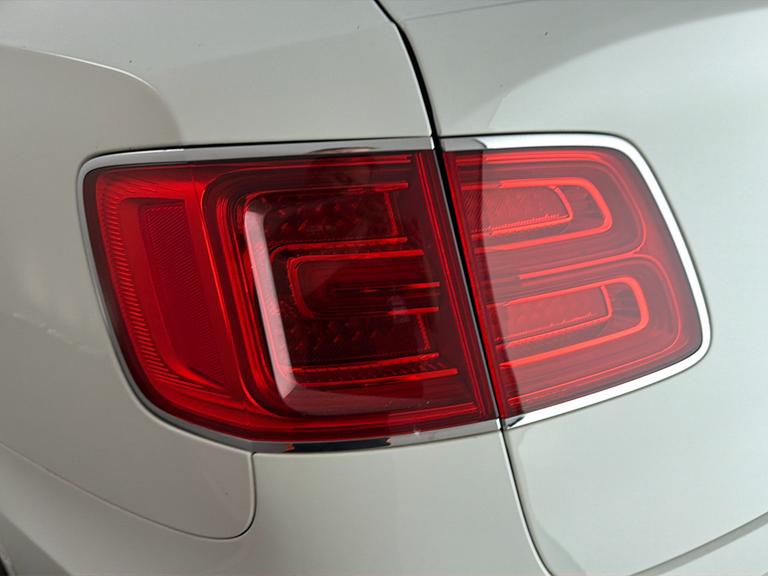 Bentley BENTAYGA Photo bsapi-4100ff1069567784c6ea2e8bf7e21cd88d062b33.jpg