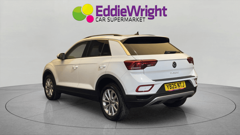 Volkswagen T-ROC Photo bsapi-413f0507879b641b4820f3dbe65d58c3c0aef65c.jpg