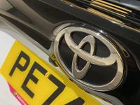 TOYOTA YARIS Photo 16