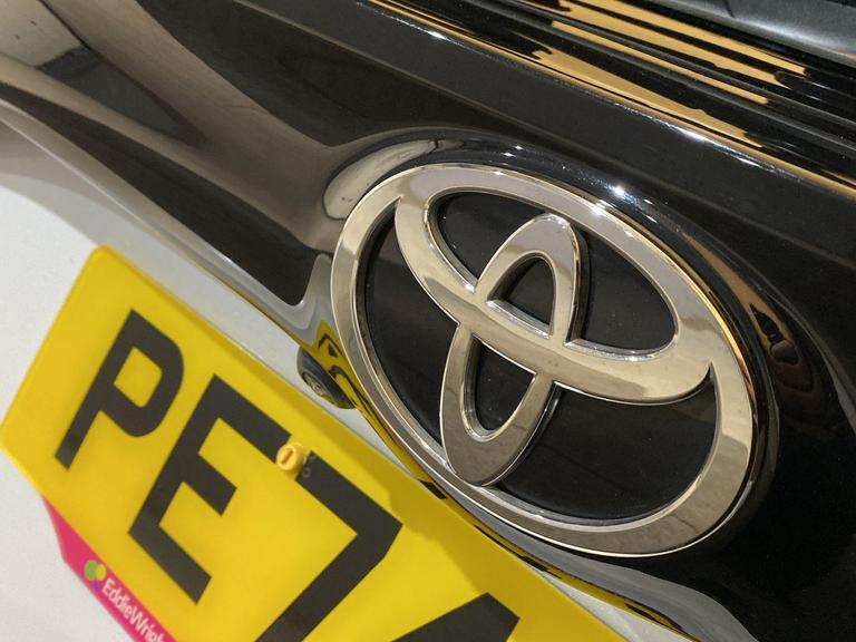 TOYOTA YARIS Photo bsapi-41c37d5f40cfbd81900656de3277da4d561ad7e0.jpg