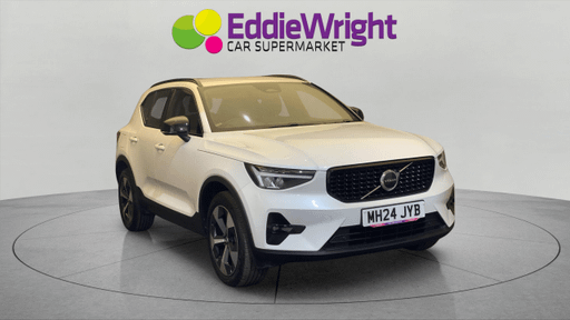 VOLVO XC40 2.0 B3P MHEV Plus Dark (NQ)