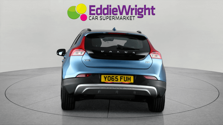 VOLVO V40 Photo bsapi-42bab9636866ac95c0a8a48a0c486ba62f313375.jpg