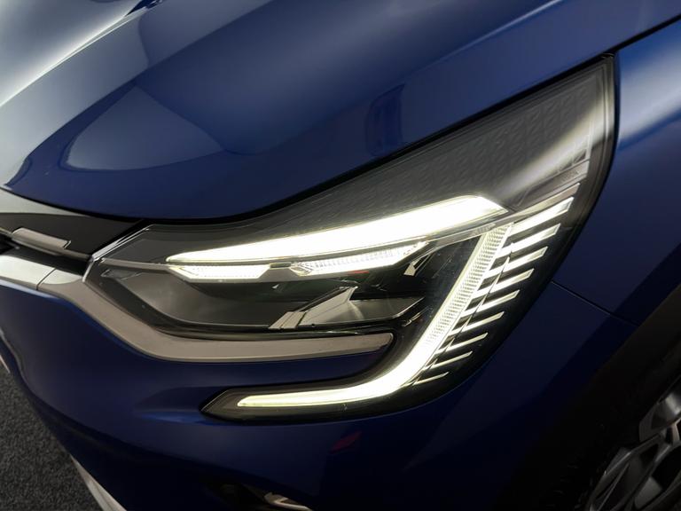 Renault Captur Photo bsapi-42f0567140f0d2d0fd258d1a8c961d5147e257c3.jpg