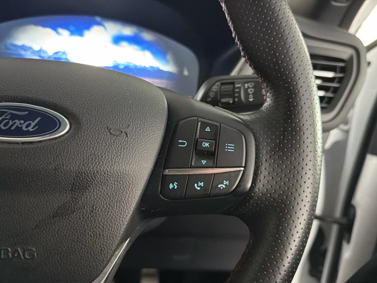 FORD KUGA Photo bsapi-43622a9eae2de5aa50220cfe0a06e7b045b5aac2.jpg
