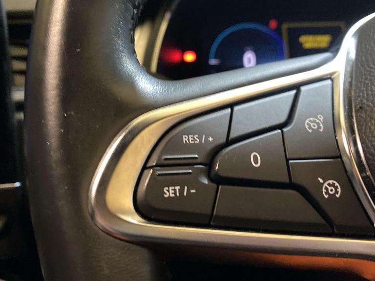 RENAULT Captur Photo bsapi-43d2ea22caf39fdb52fb60885e05b836ac656193.jpg