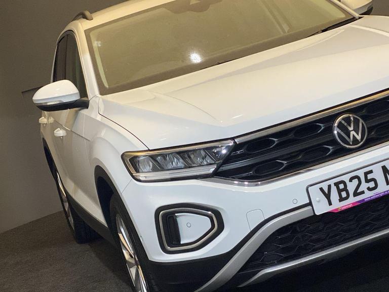 Volkswagen T-ROC Photo bsapi-44a9a4cb8c7ee38aea6e8739884818dfc38aca2f.jpg