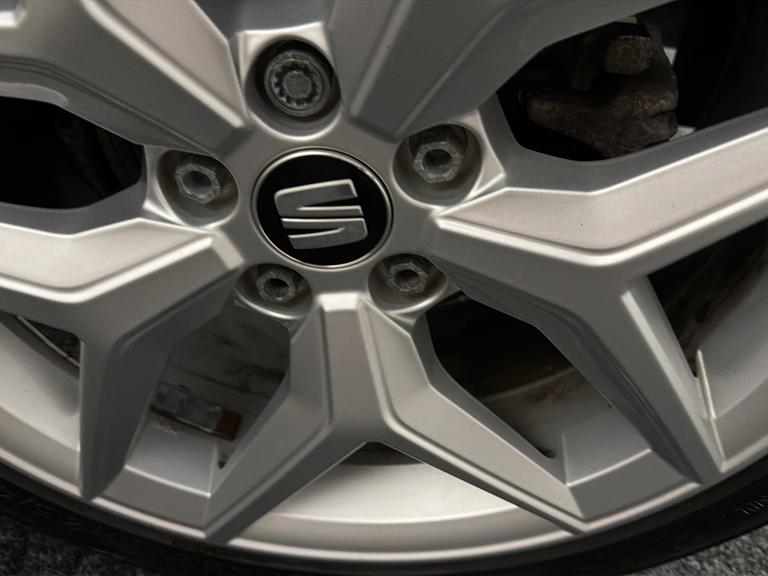 SEAT Ibiza Photo bsapi-44ed5aeecd8f83cef3b80ac52ad2ee5861593e6b.jpg