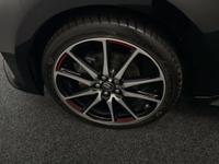 TOYOTA Yaris Photo 19