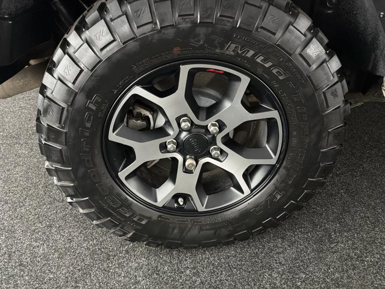 JEEP Wrangler Photo bsapi-45d58b4a0842021756cd6d613032a7b61a26e73e.jpg