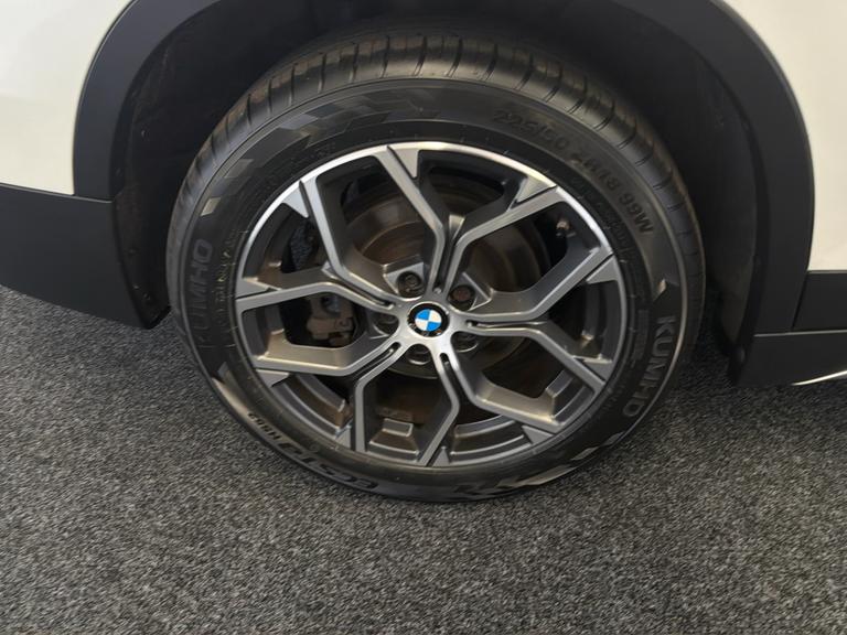 BMW X1 Photo bsapi-46a22911bfca623cc232f5c9d733c2b9bd3cbf3e.jpg