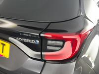 TOYOTA Yaris Photo 16