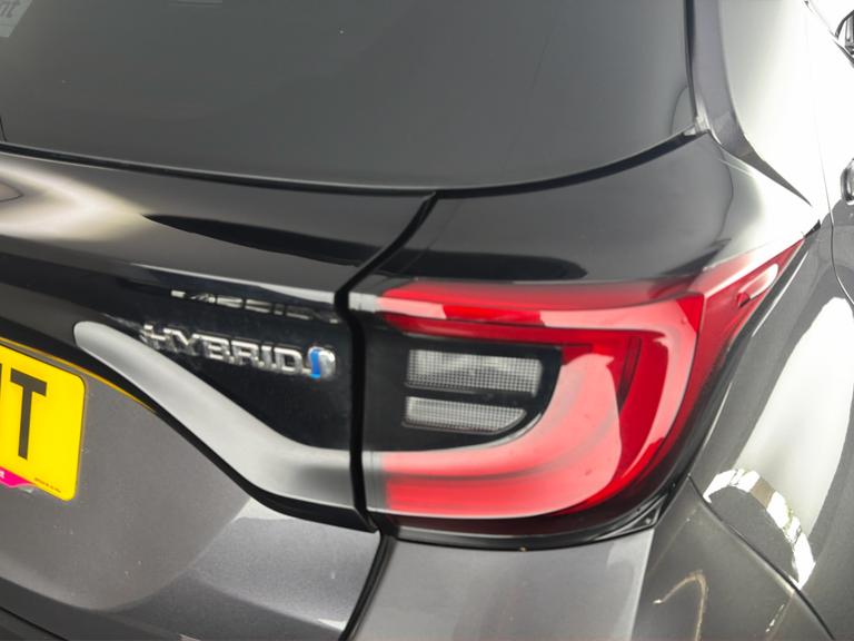TOYOTA Yaris Photo bsapi-46f184d44574f50b491b206db6f5175594335788.jpg