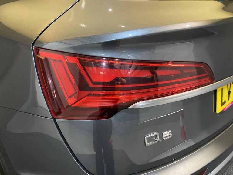 Audi Q5 Photo bsapi-4740b605a62180f2d0c3c70b111fe95045dadab5.jpg