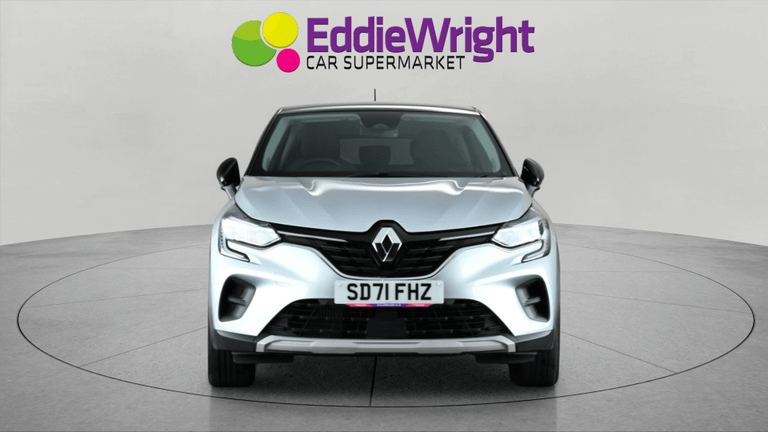 RENAULT Captur Photo bsapi-474417d7b59249bddd0507e282f4a453759b8c6e.jpg
