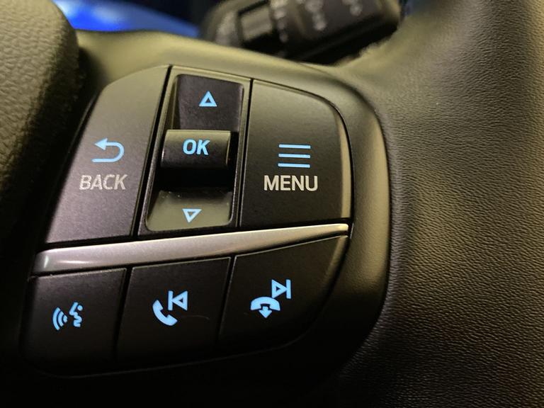 Ford KUGA Photo bsapi-475ce4a707e8f76473ed673e95f1f123071af494.jpg