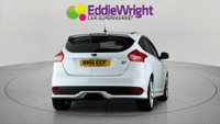 FORD Focus Photo 2